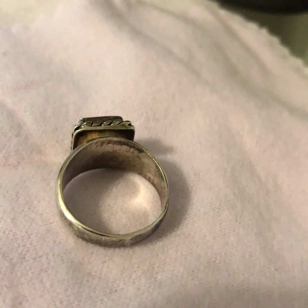 925 Beautiful Ring Size 8 - Picture 2 of 4